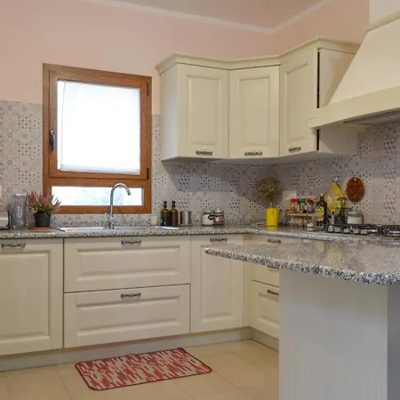 Awesome In Malamuri With Wifi Hébergement de vacances Budoni